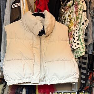 Zara Women's Beige Puffer Vest